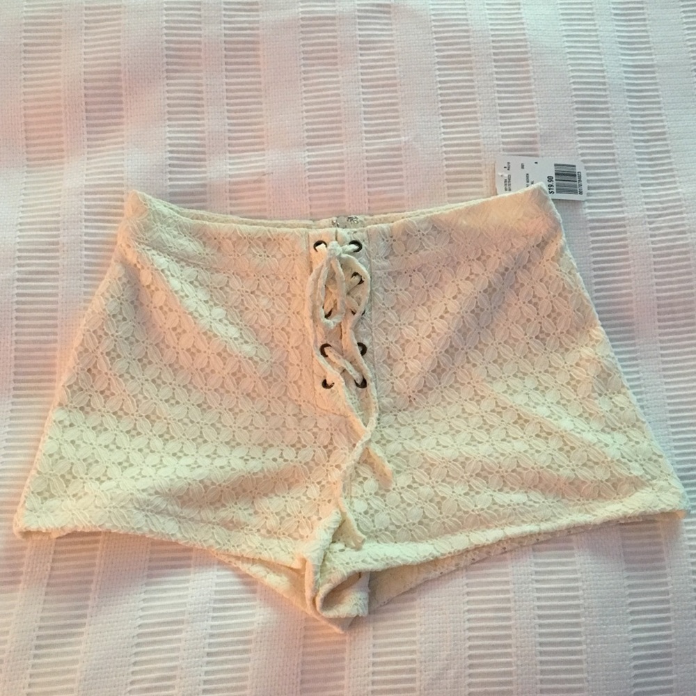 NWT Lace shorts